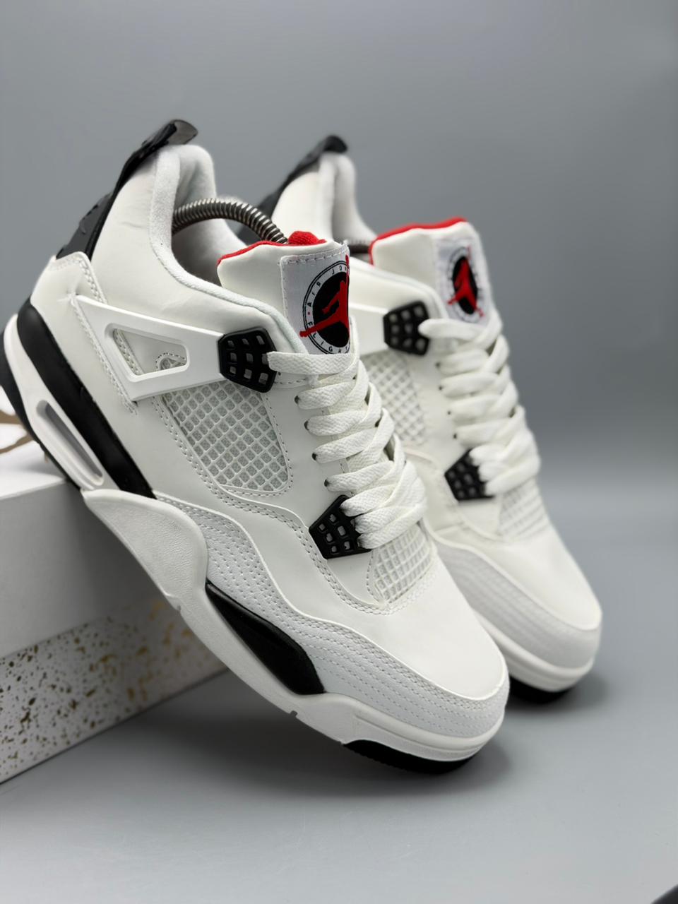 Jordan 4 Retro