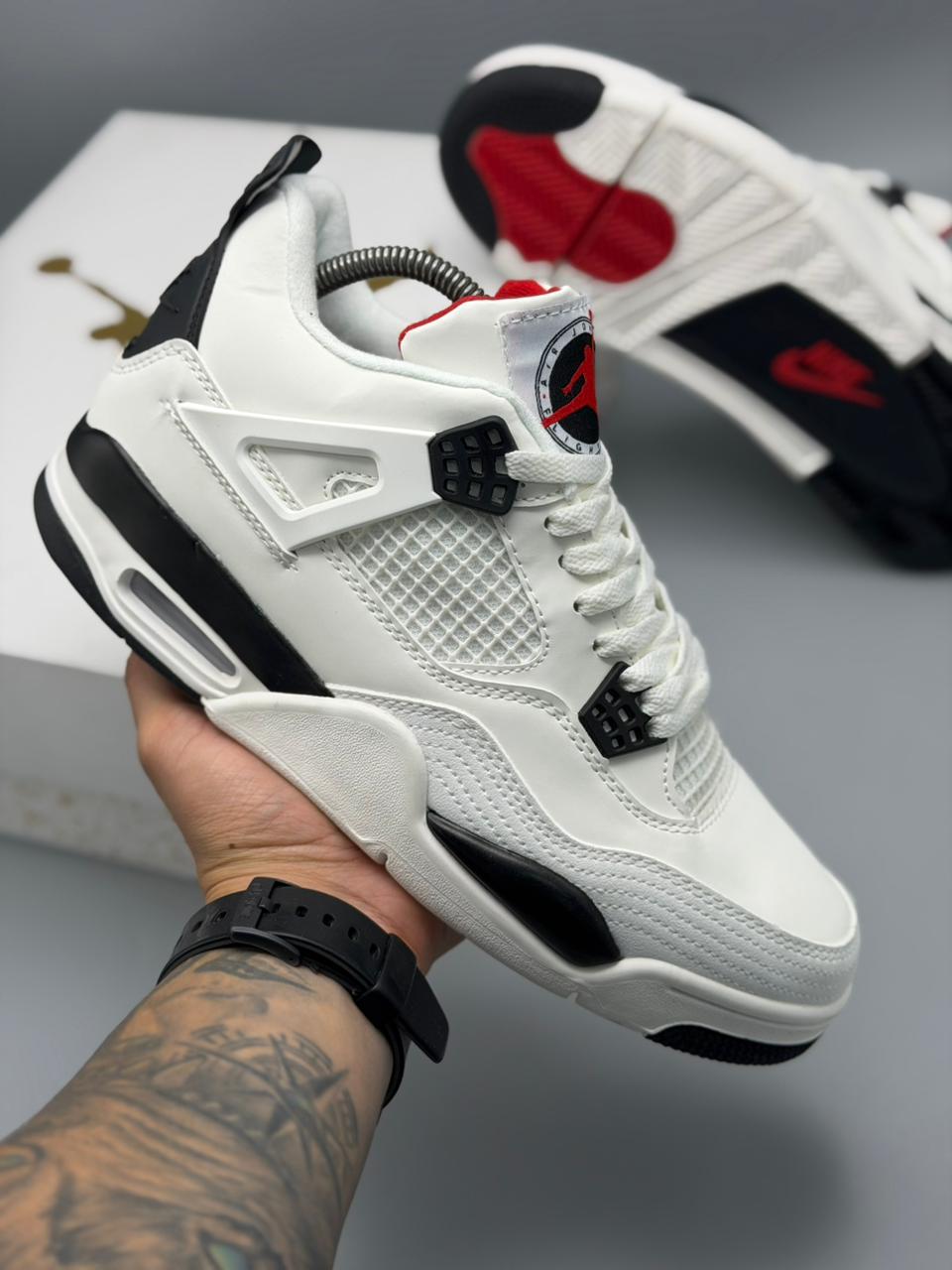 Jordan 4 Retro