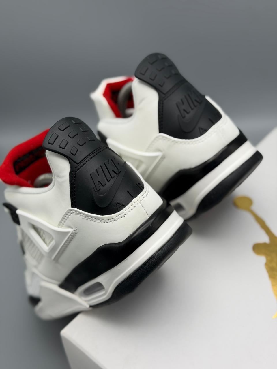 Jordan 4 Retro