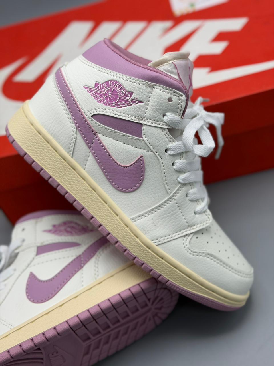 Jordan Retro 1 "White Pink"