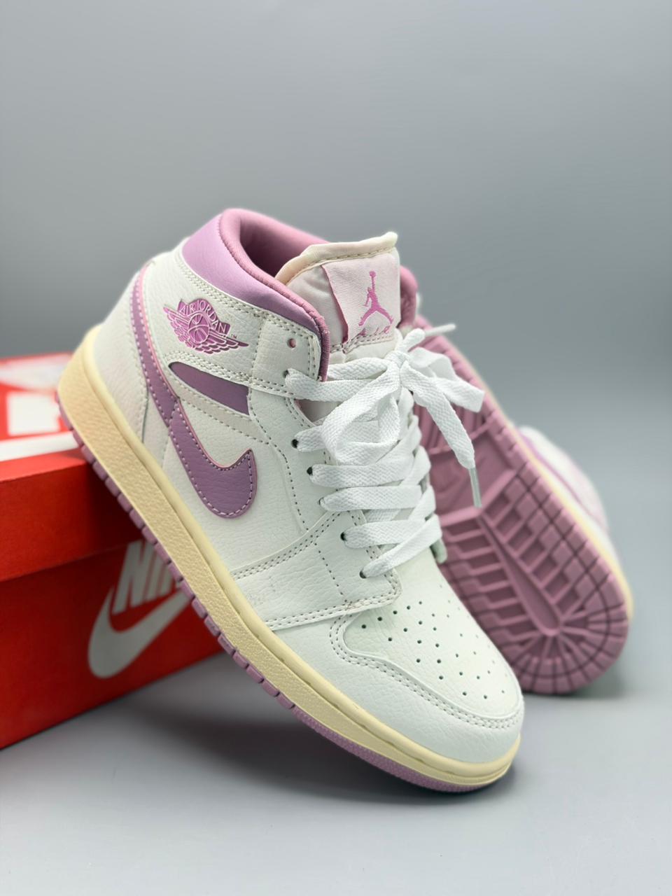 Jordan Retro 1 "White Pink"