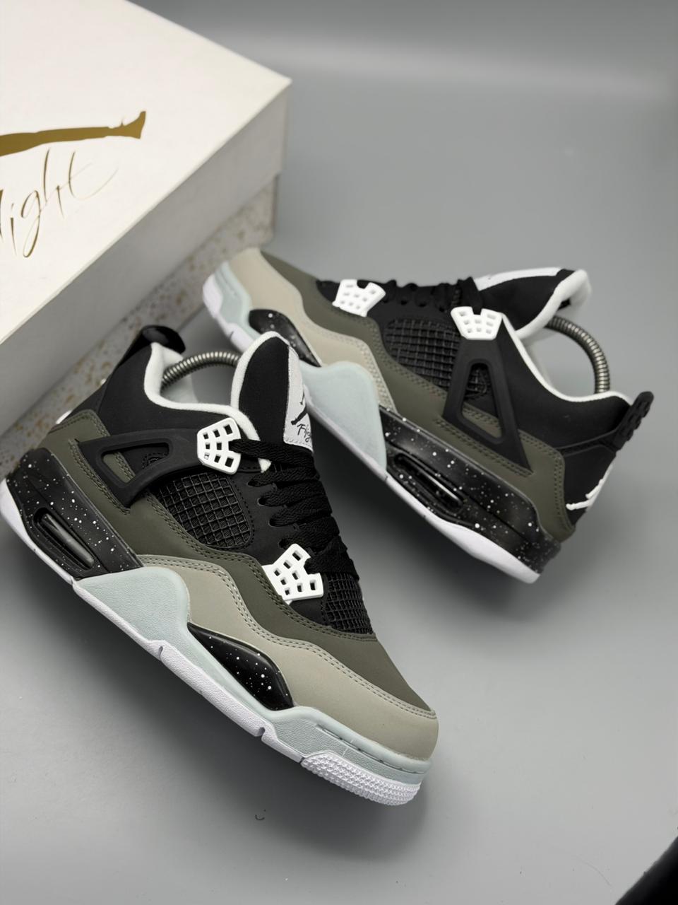 Jordan 4 Retro