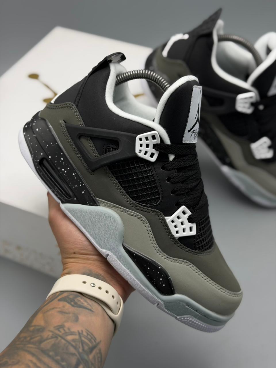 Jordan 4 Retro