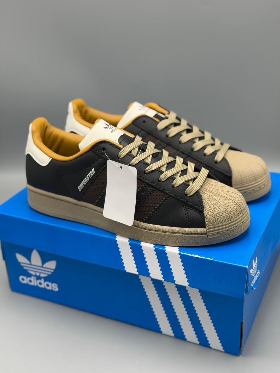 Adidas Superstar