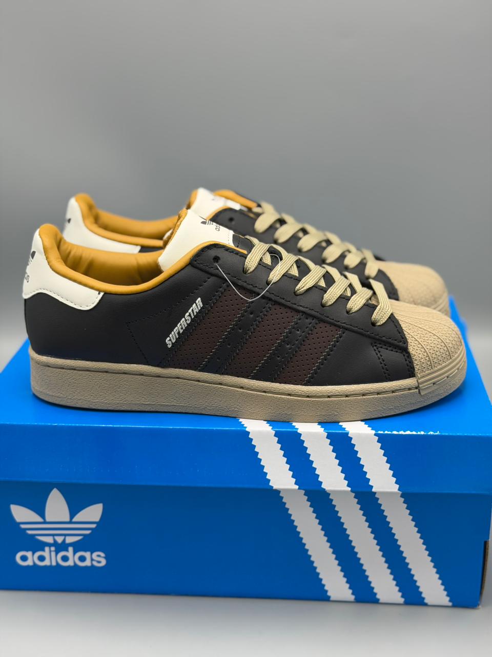 Adidas Superstar