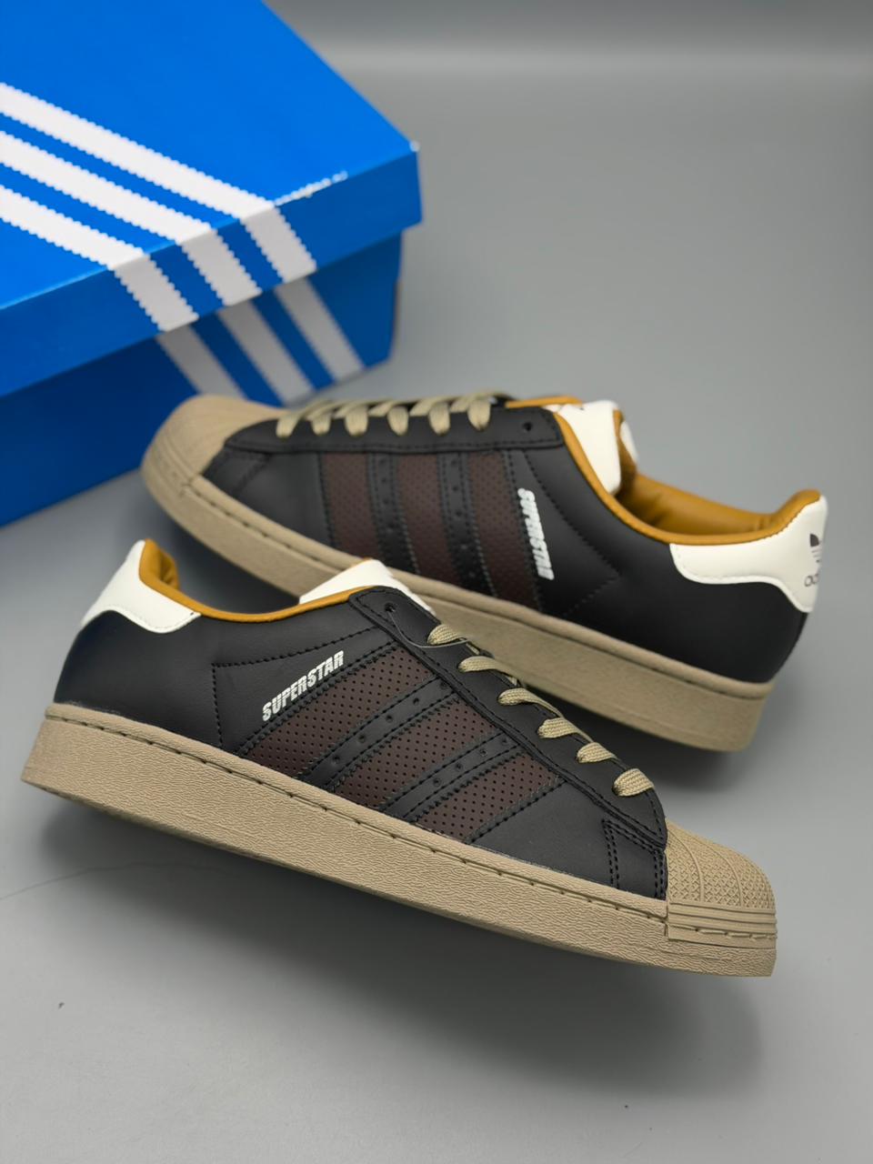 Adidas Superstar
