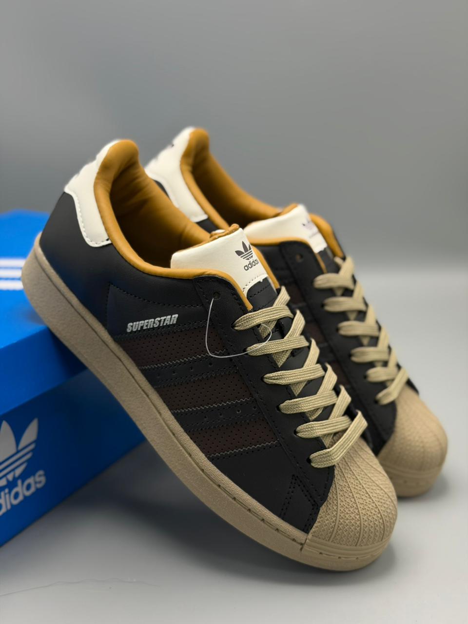 Adidas Superstar