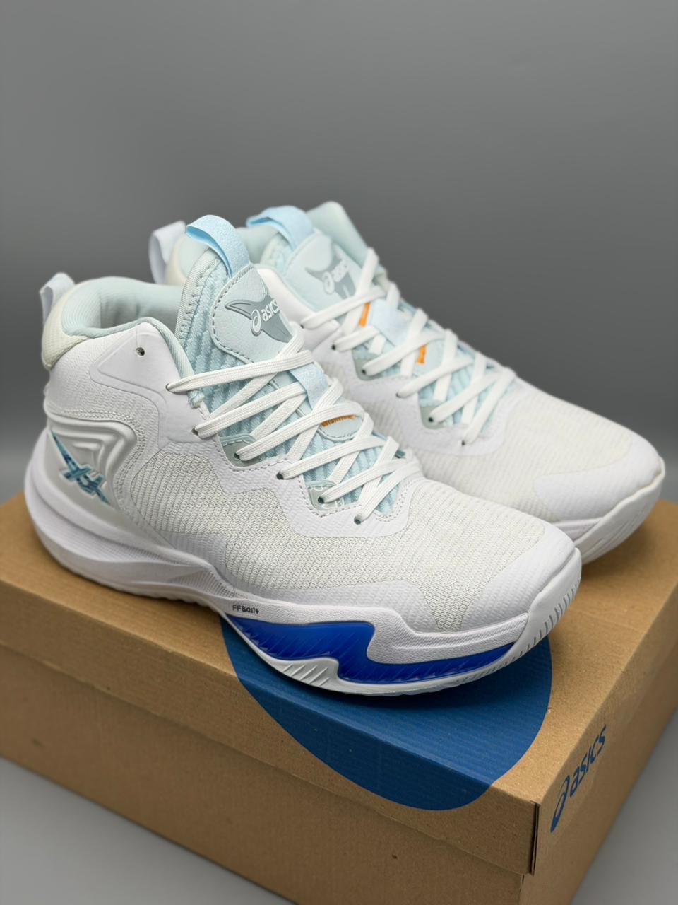 ASICS Nova Surge 3