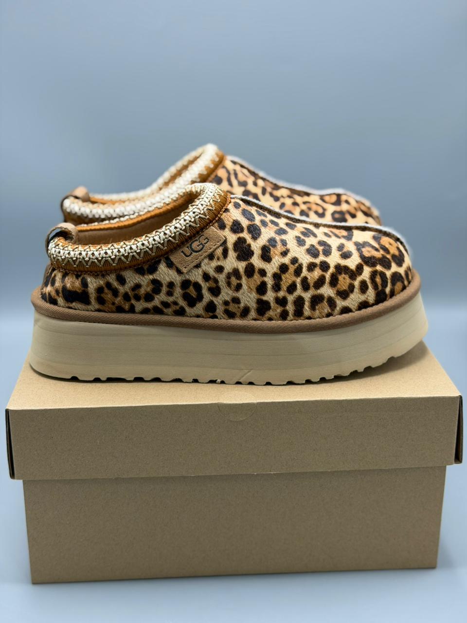 UGG