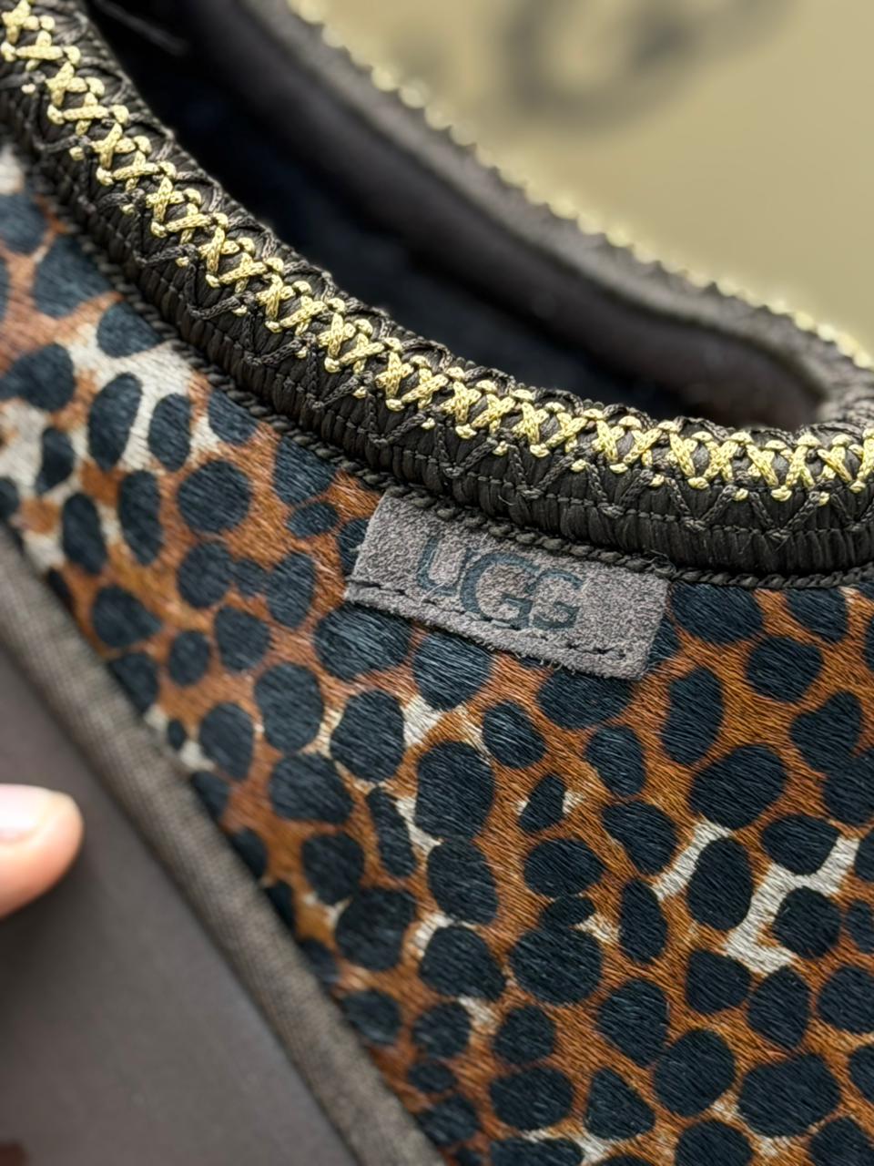 UGG