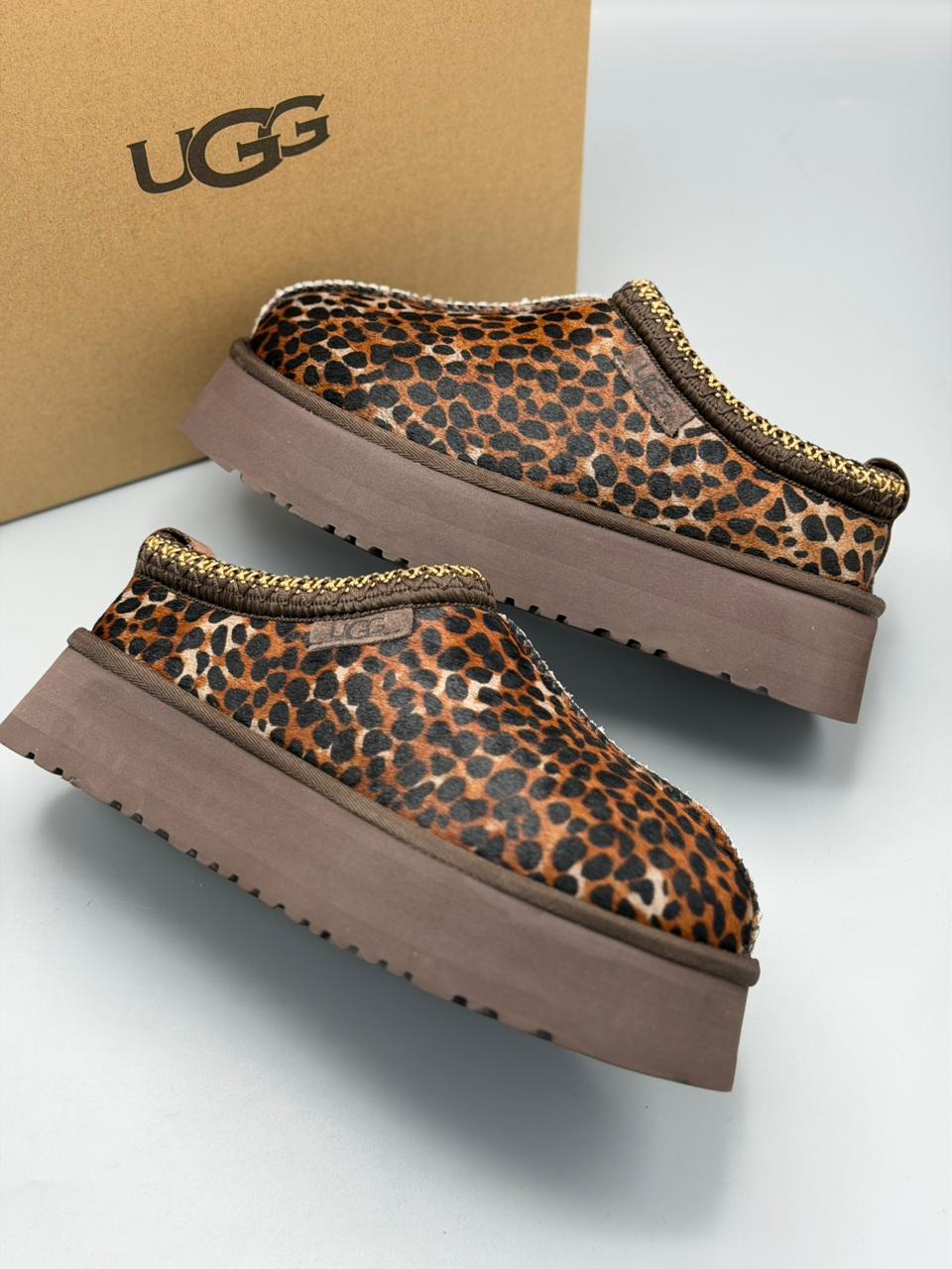 UGG