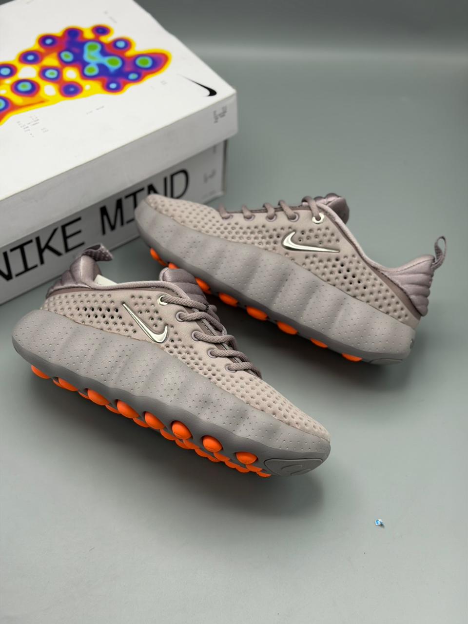 Nike Mind 002
