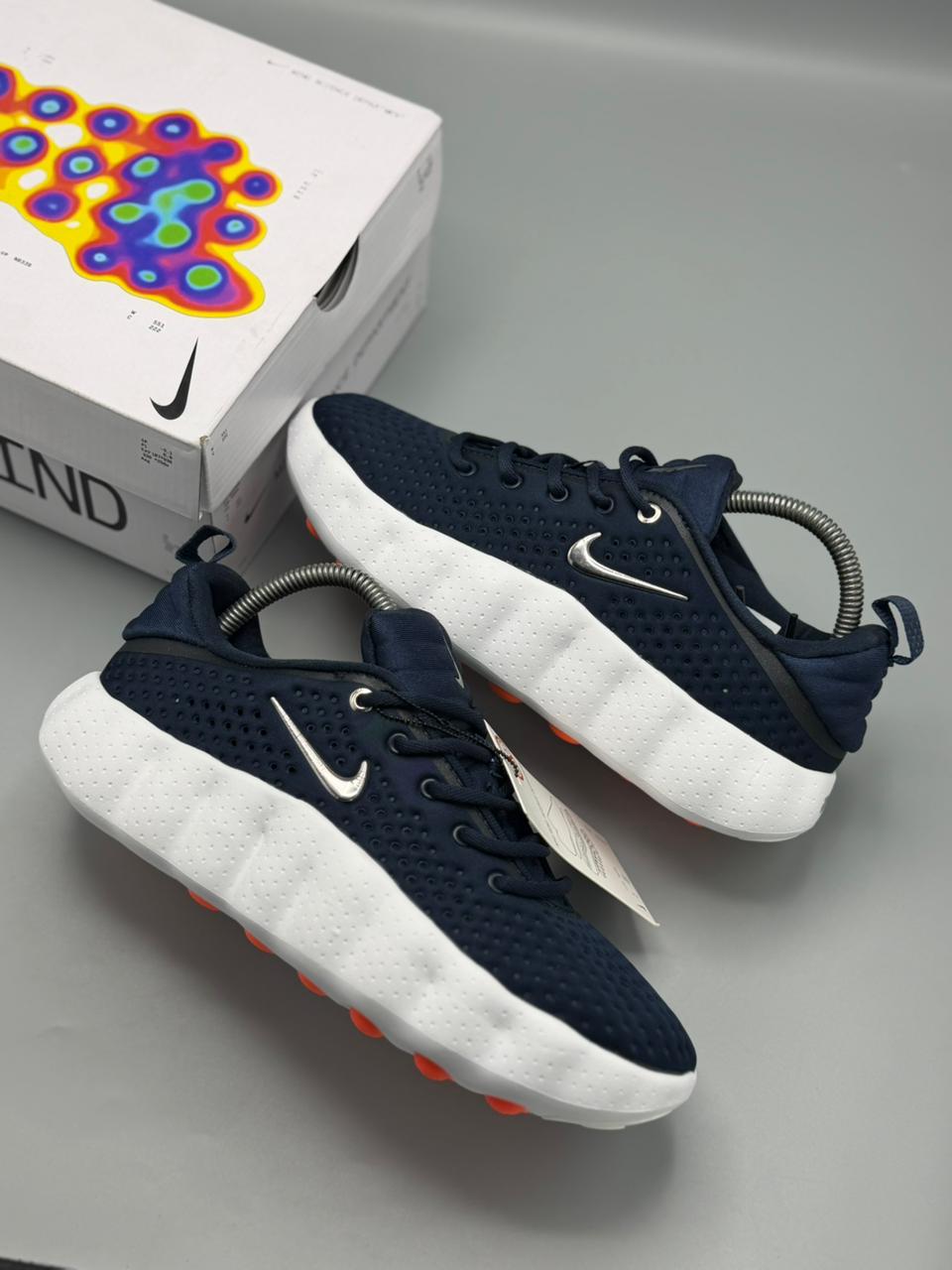 Nike Mind 002