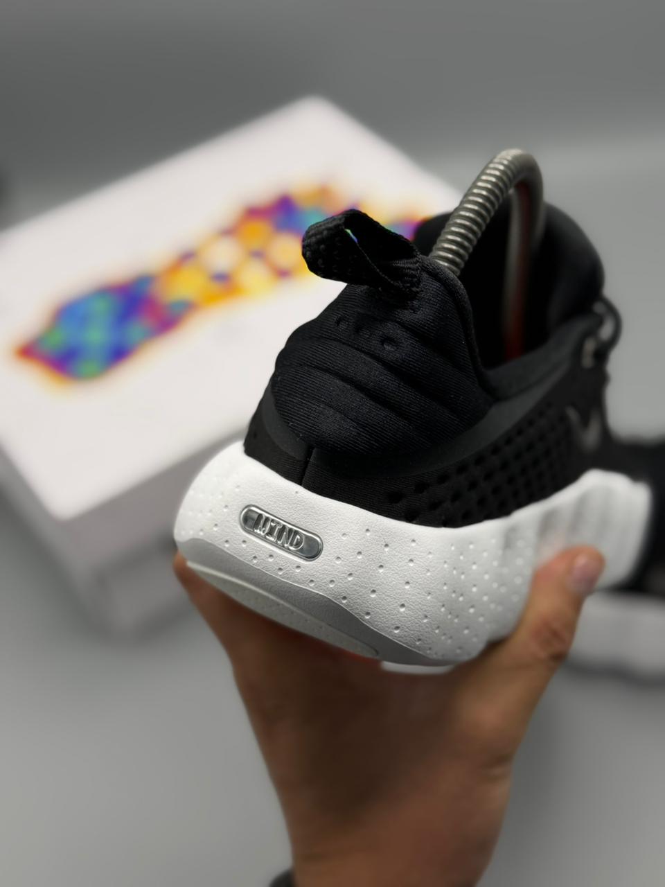 Nike Mind 002