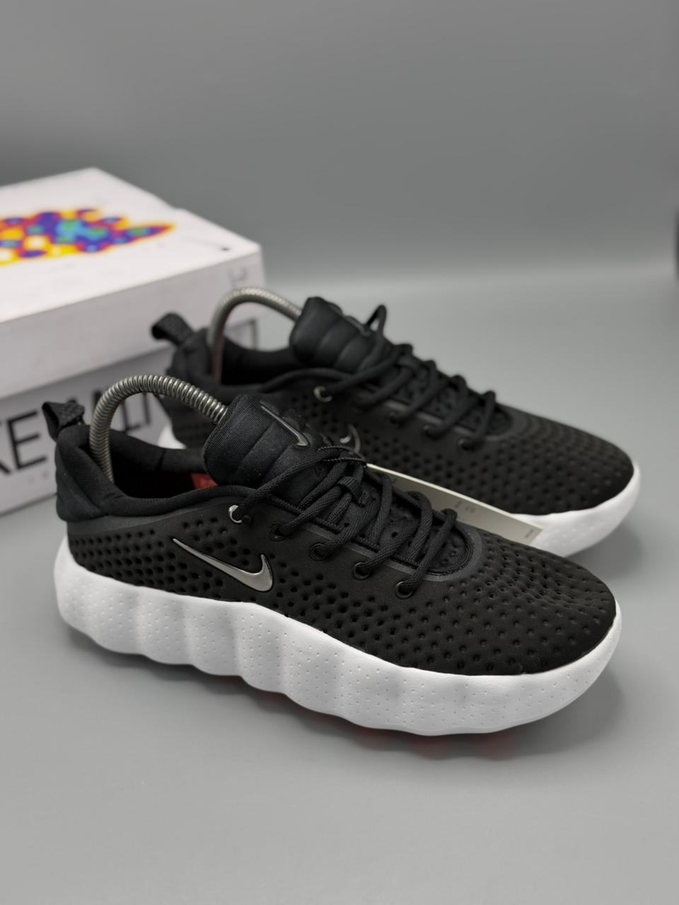 Nike Mind 002