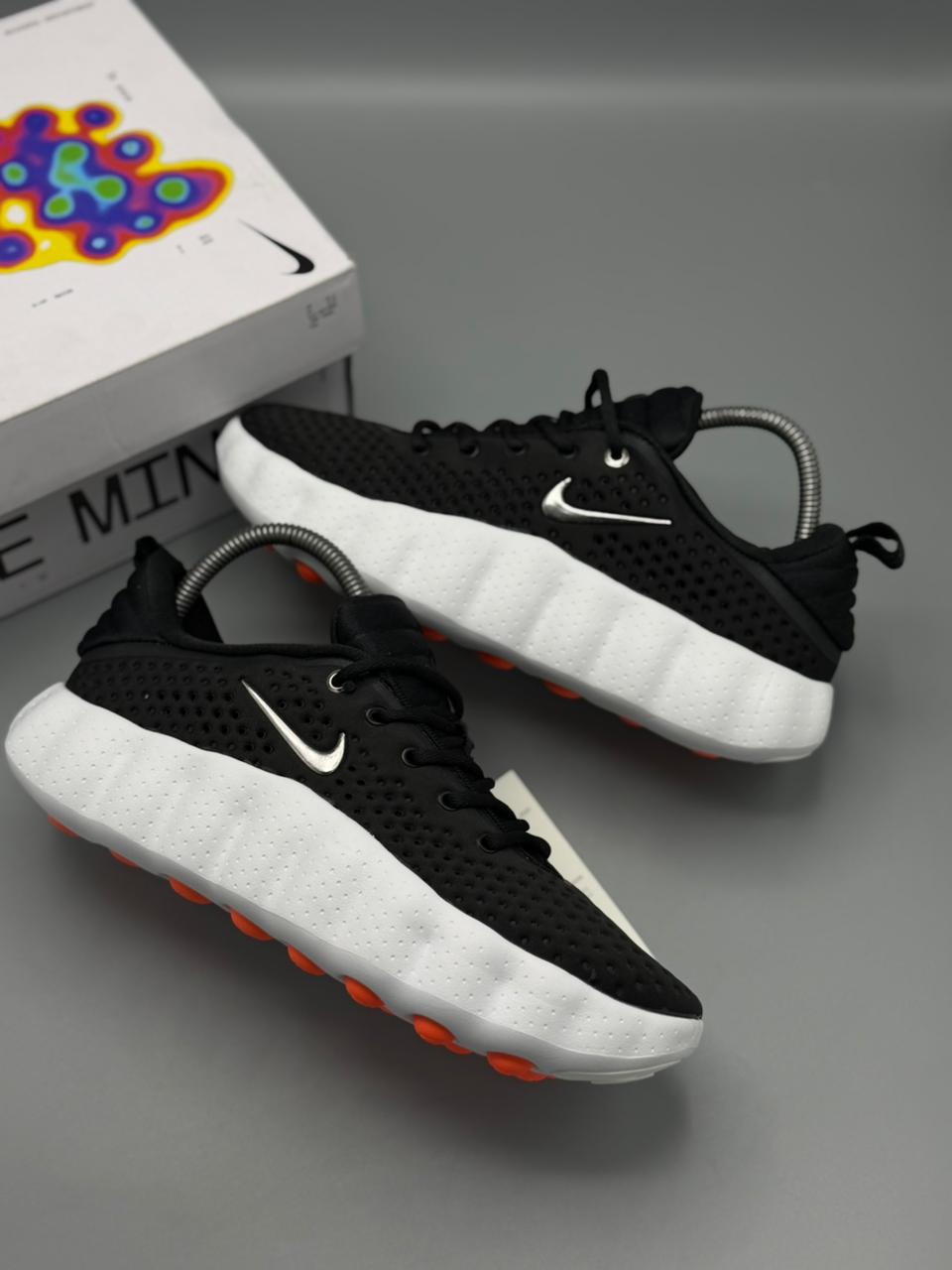 Nike Mind 002