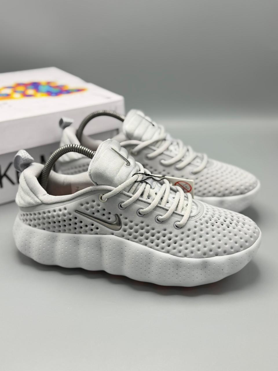 Nike Mind 002