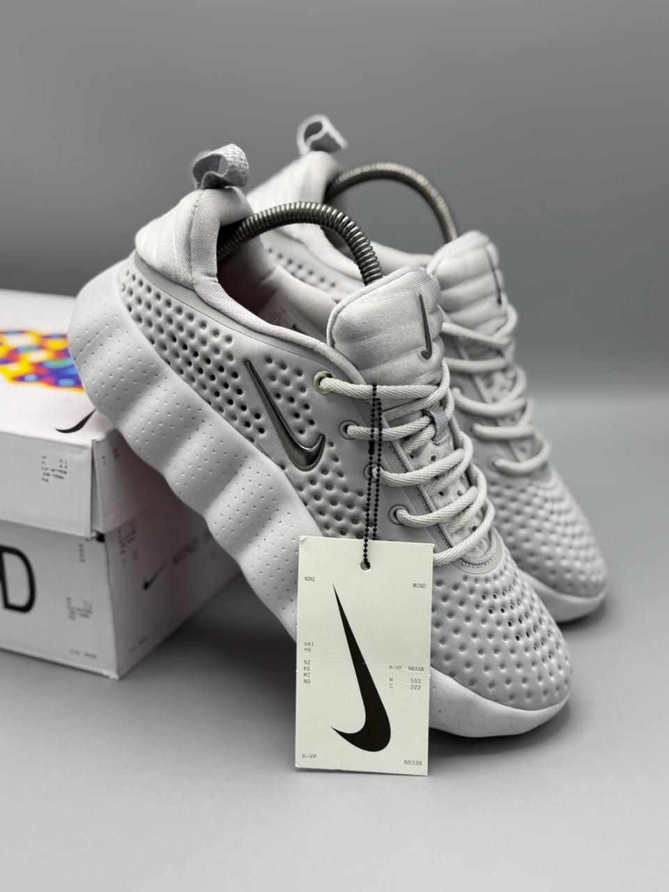 Nike Mind 002