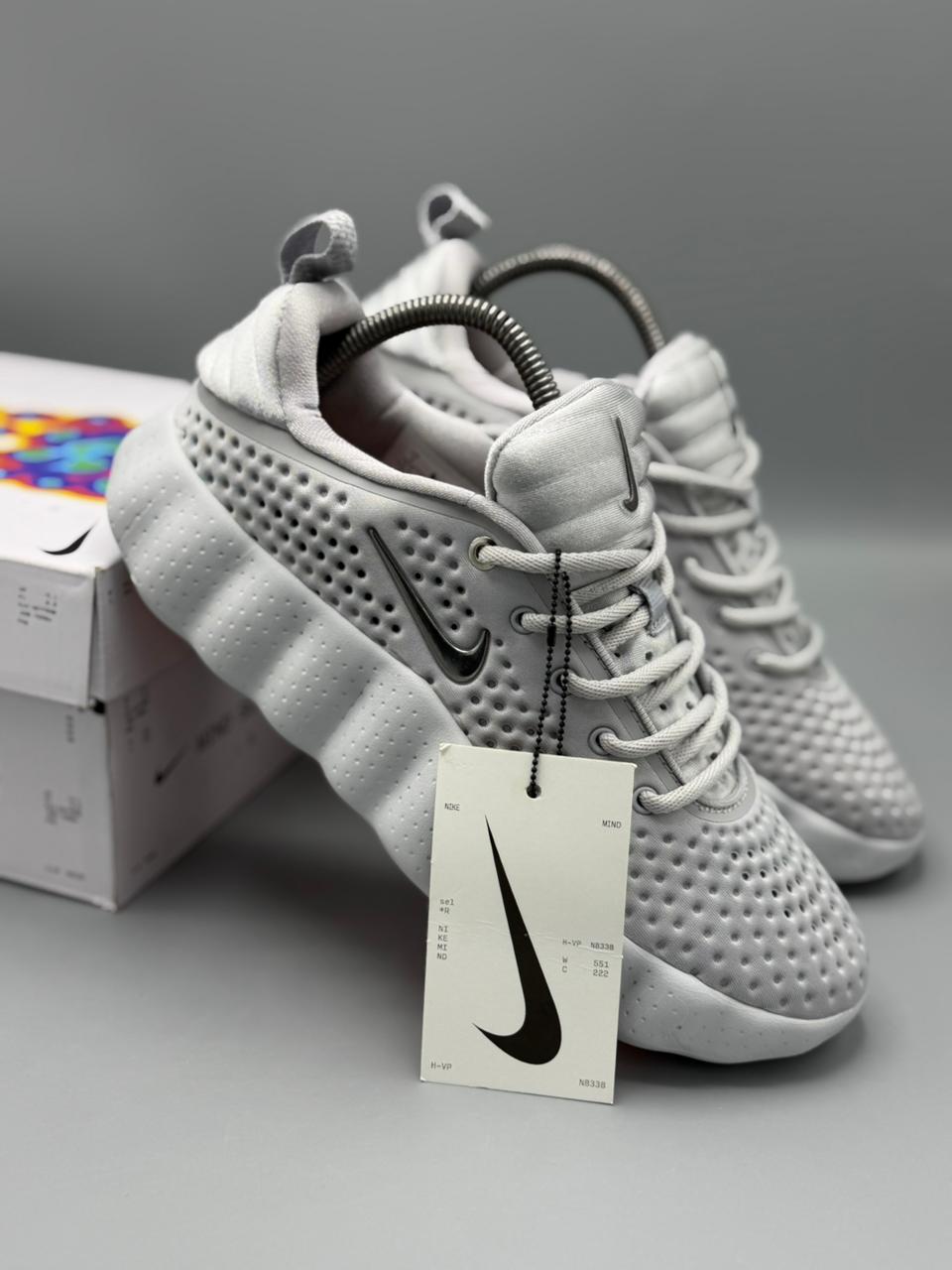 Nike Mind 002