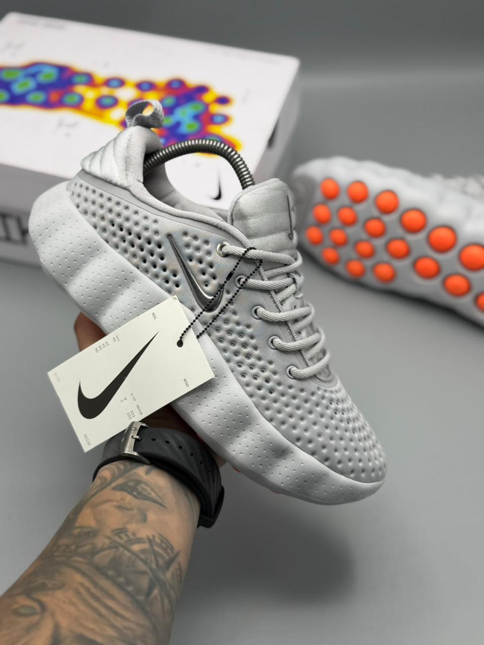 Nike Mind 002