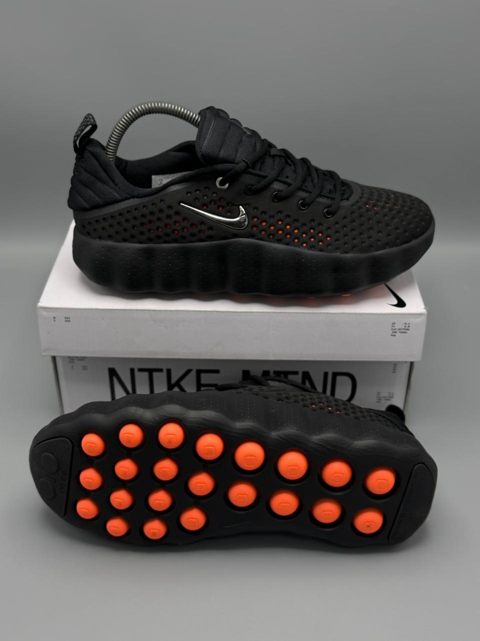 Nike Mind 002