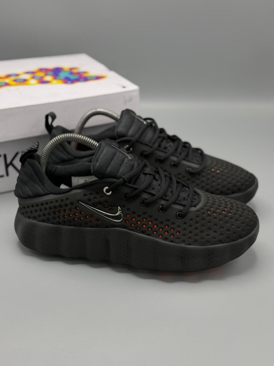 Nike Mind 002