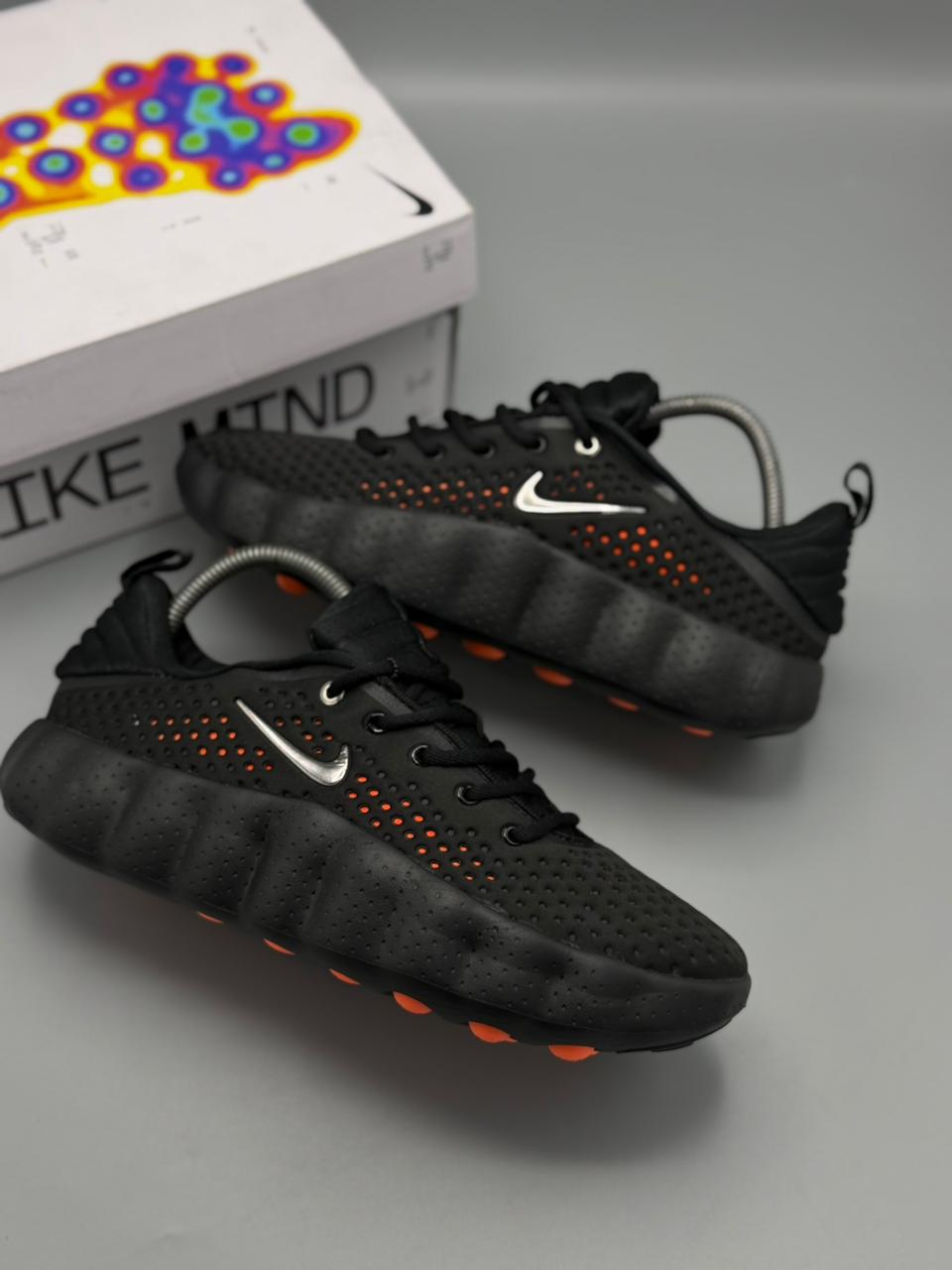 Nike Mind 002
