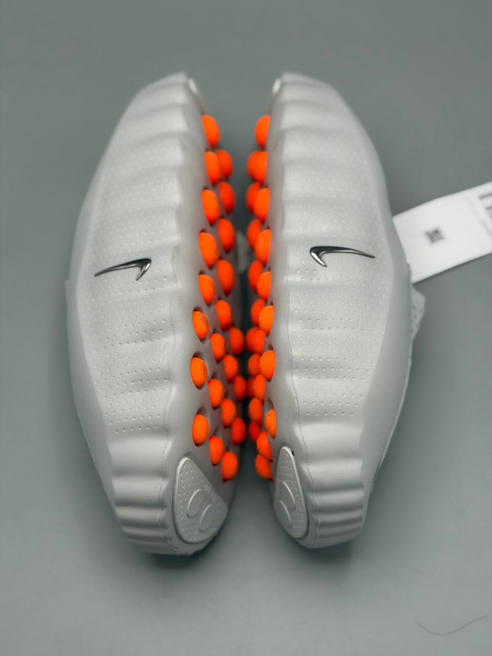 Nike Mind 001