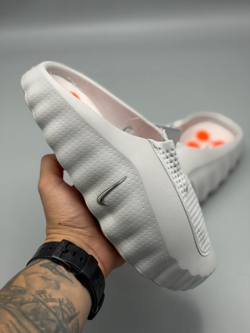 Nike Mind 001
