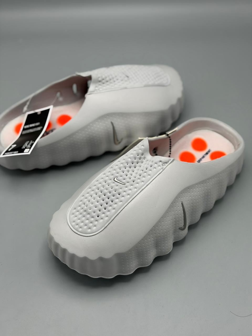 Nike Mind 001
