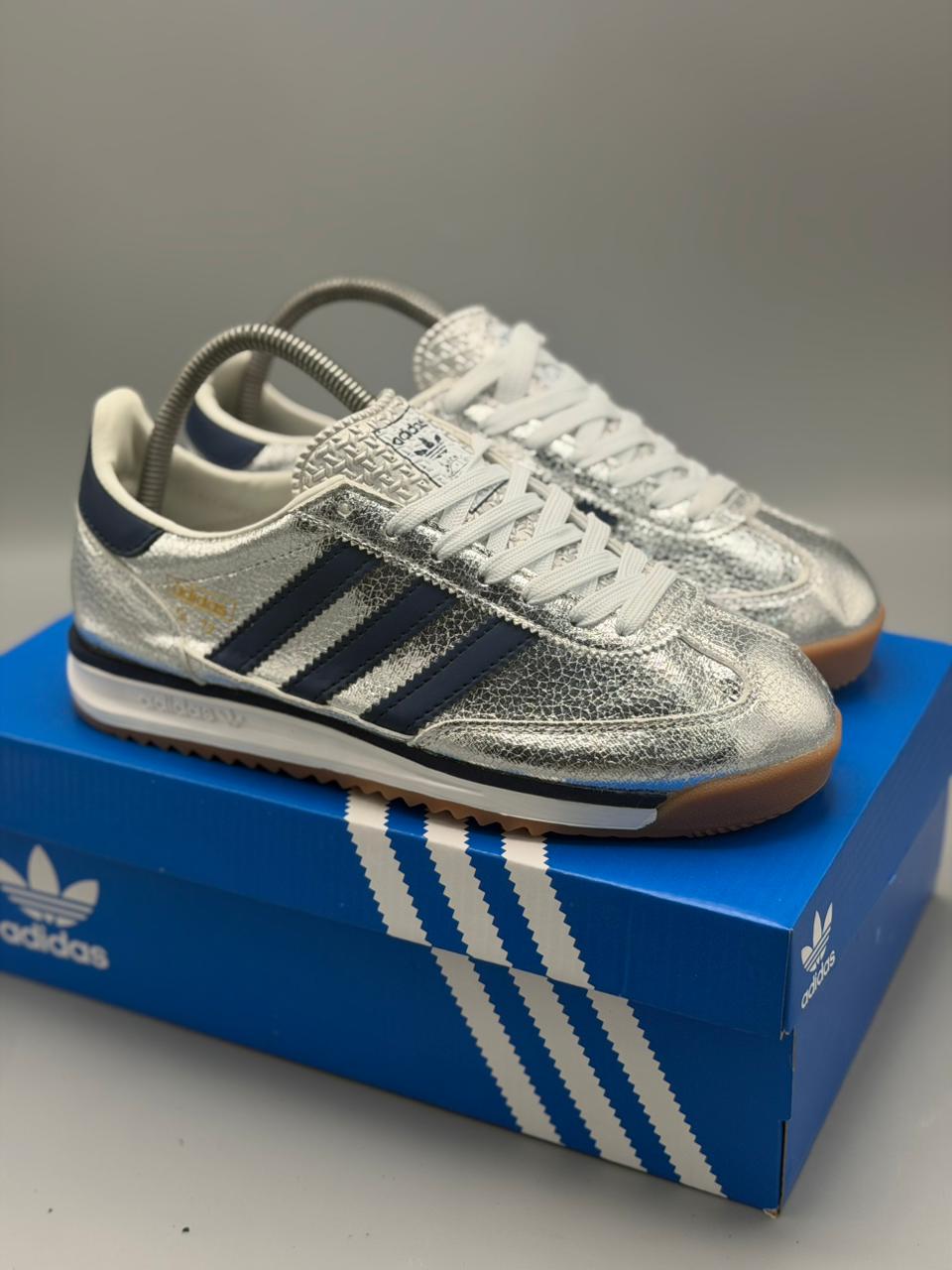 Adidas SL 72
