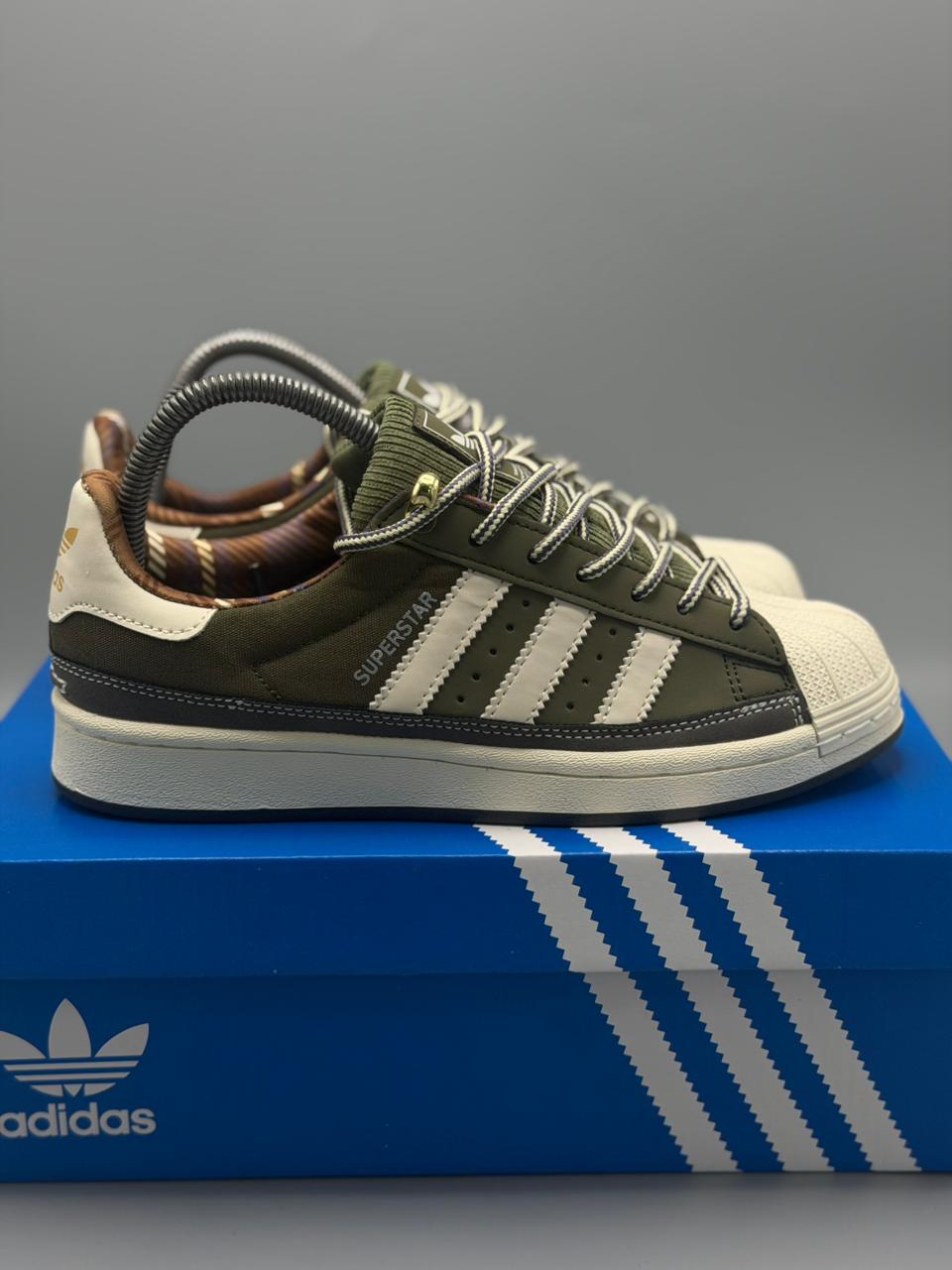 Adidas Superstar