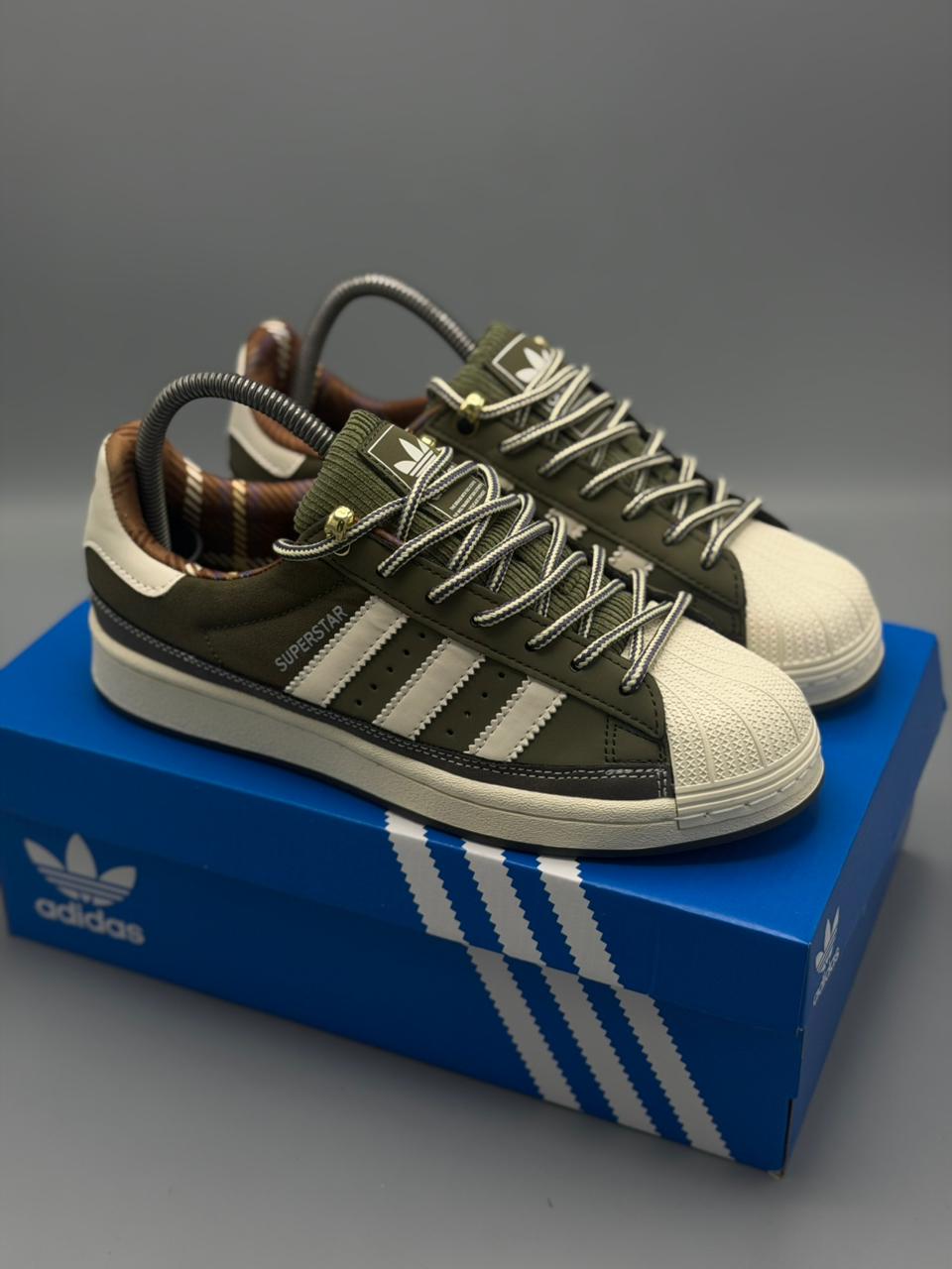 Adidas Superstar