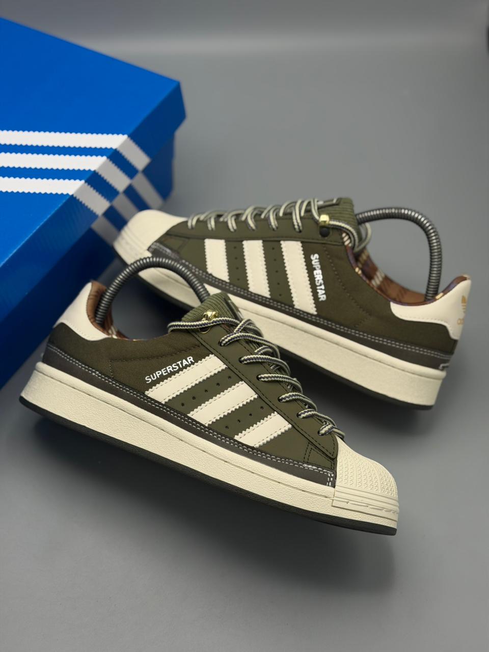 Adidas Superstar