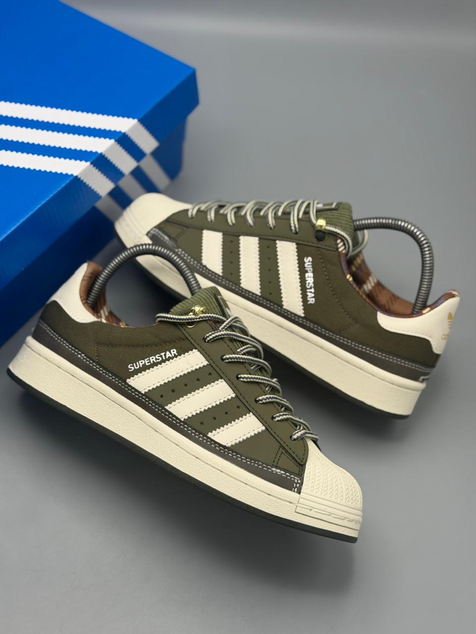 Adidas Superstar