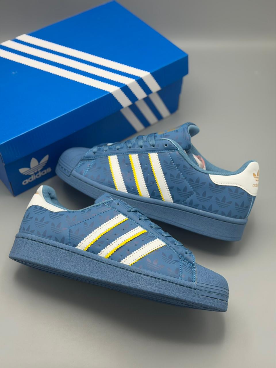 Adidas Superstar