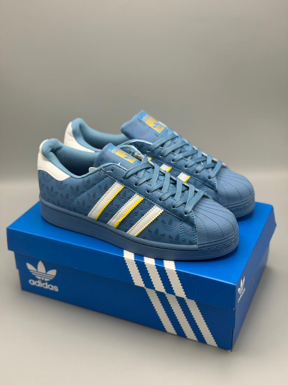 Adidas Superstar