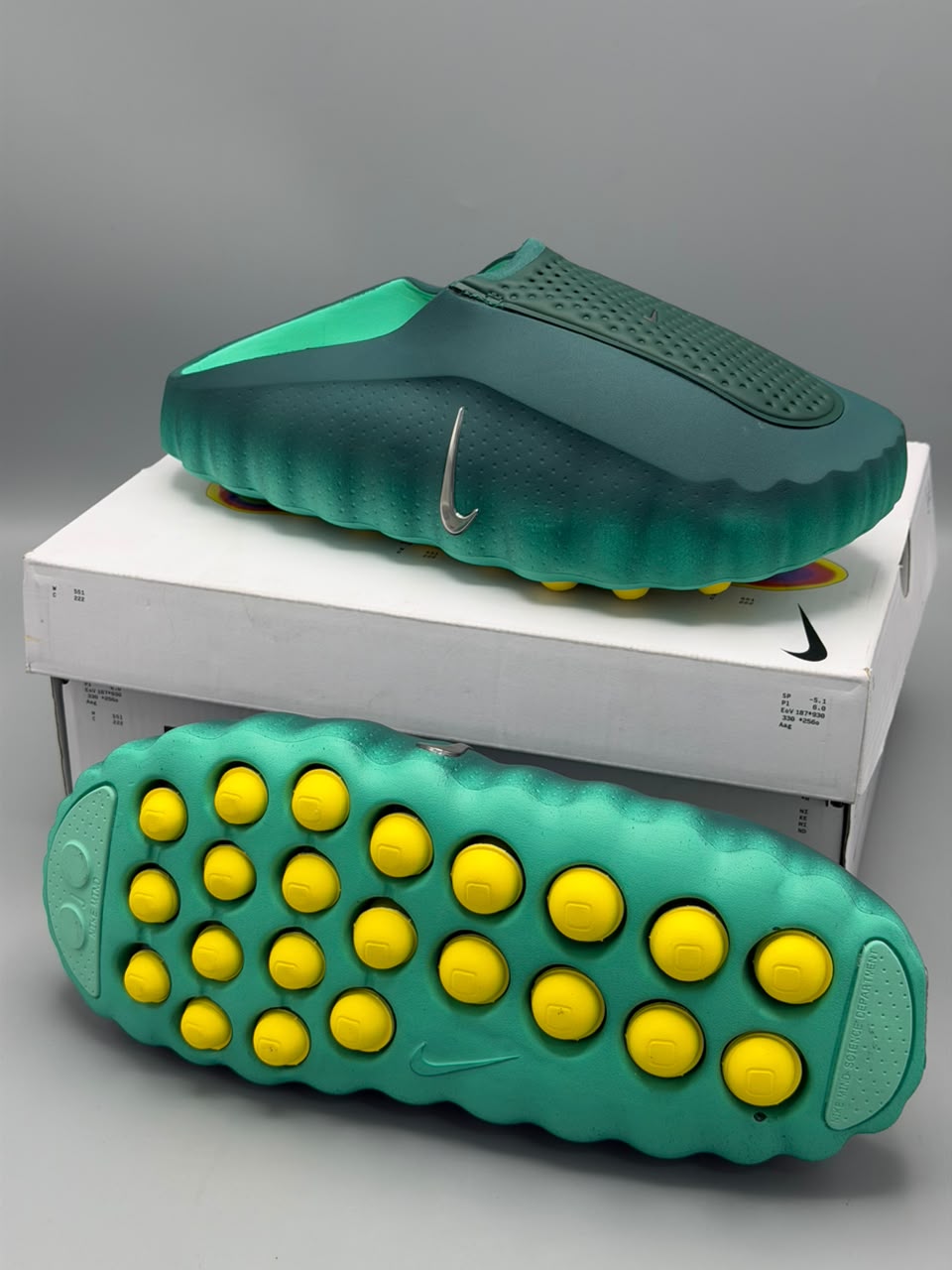 Nike Mind 001