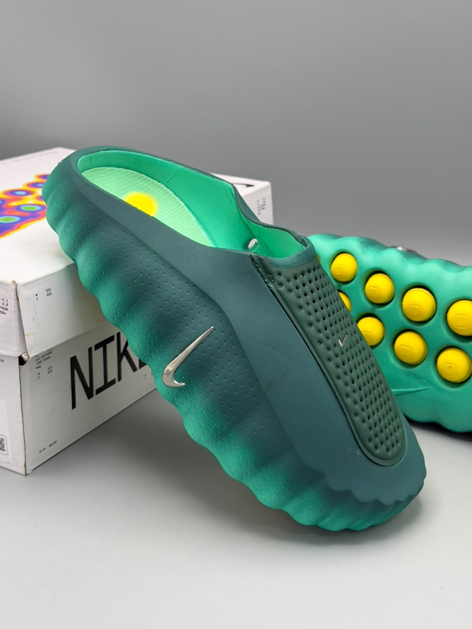 Nike Mind 001