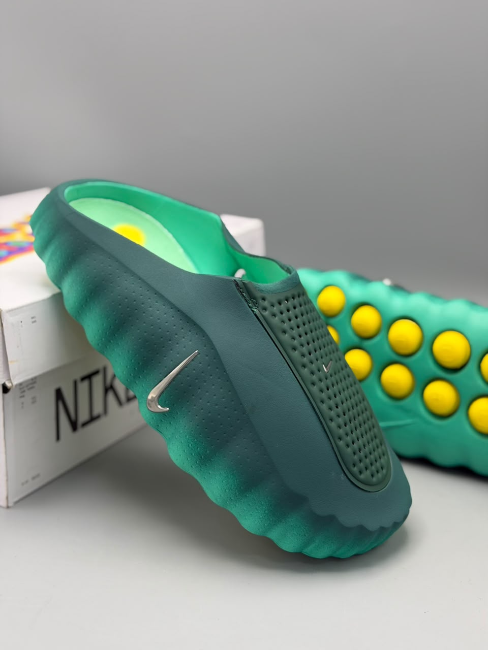 Nike Mind 001