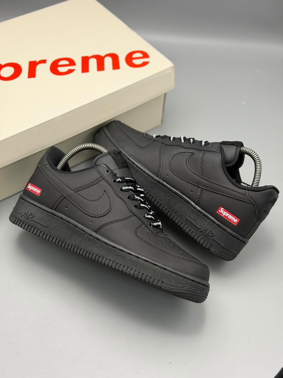 Air Force 1 "Supreme"