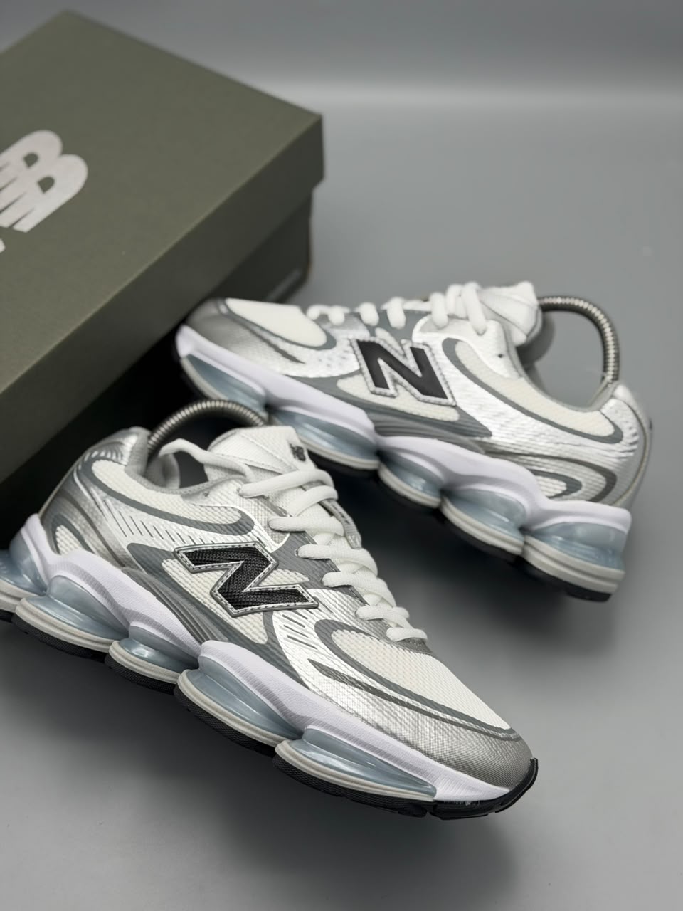 New Balance 2000