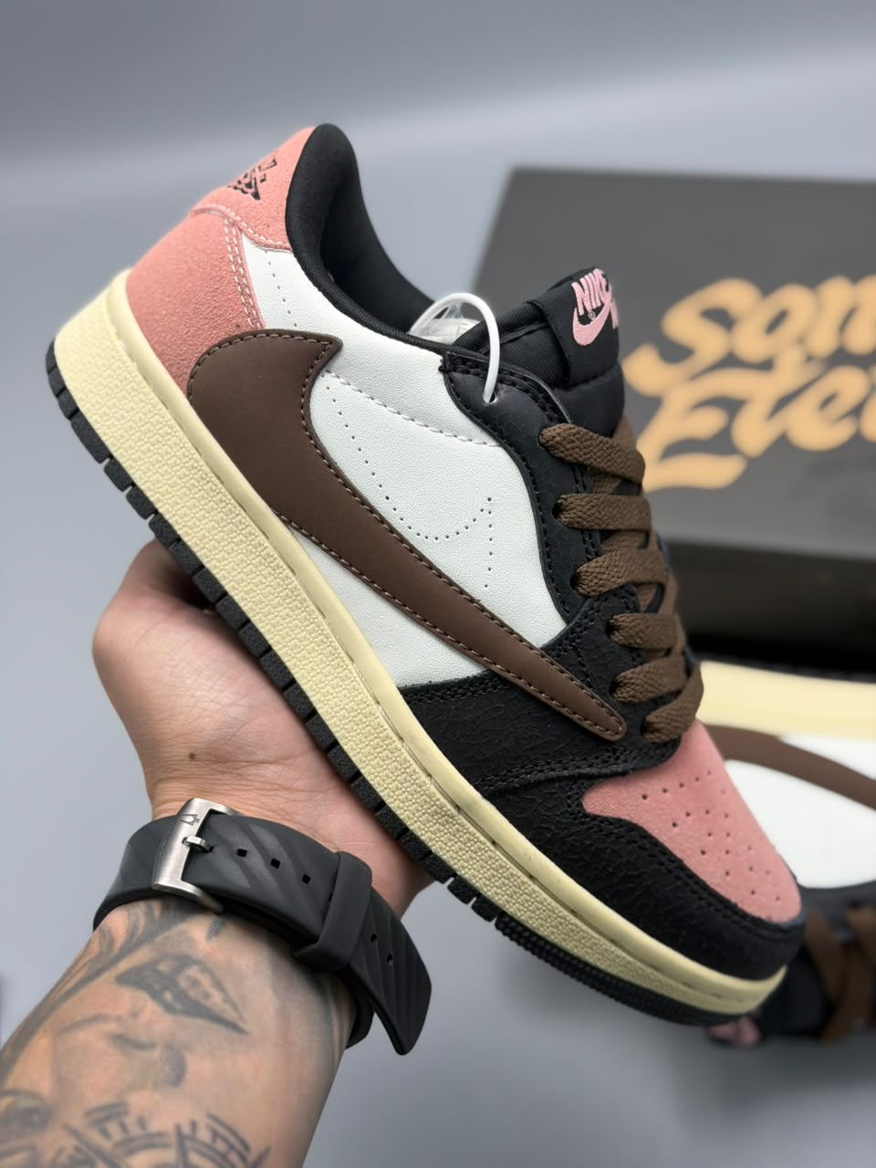 Jordan 1 Retro Travis Scott