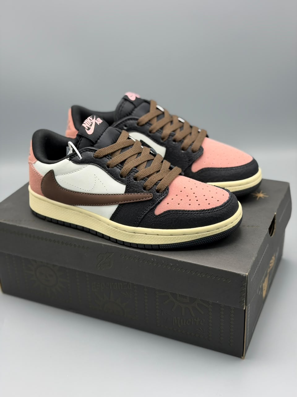 Jordan 1 Retro Travis Scott