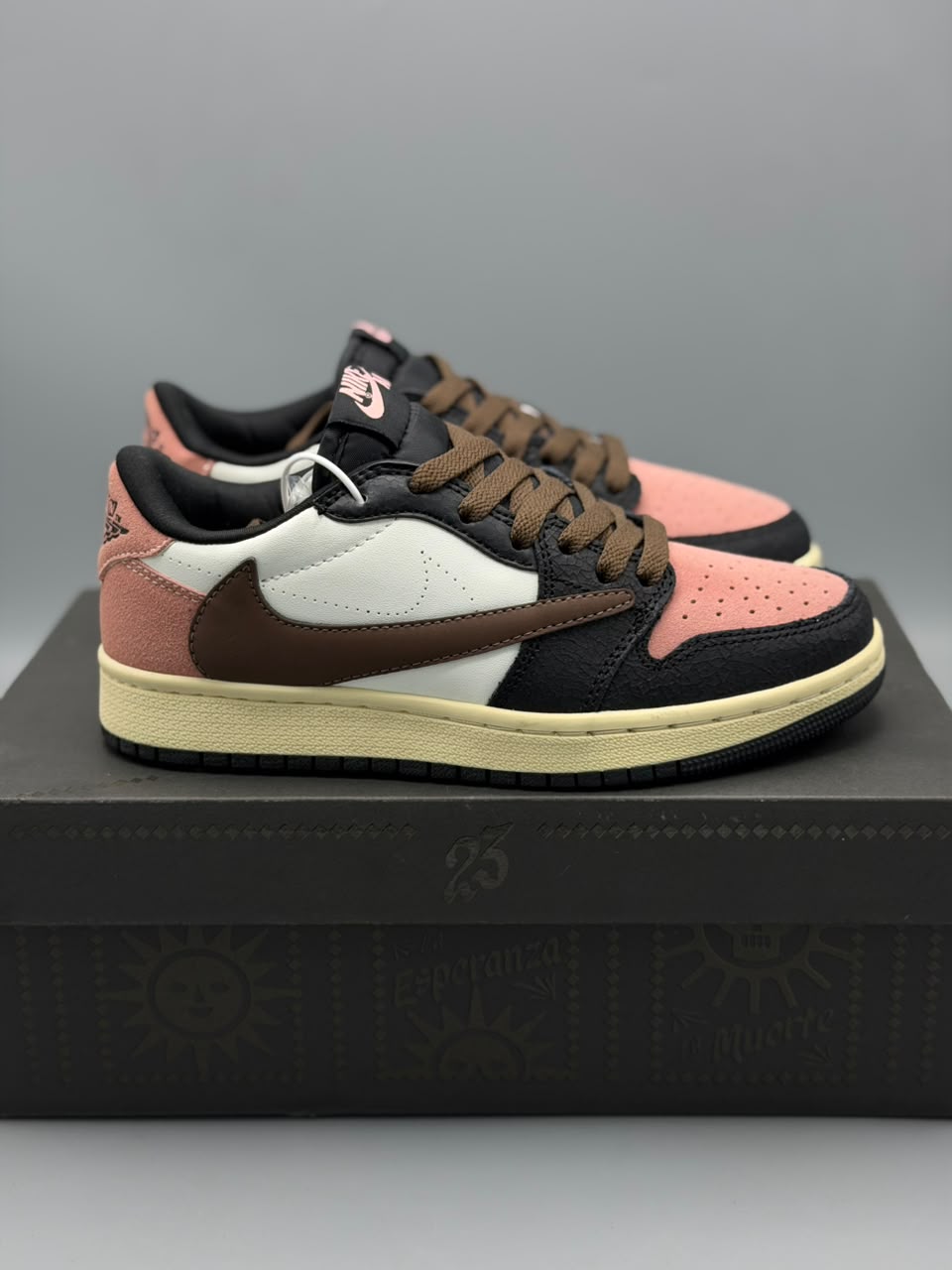 Jordan 1 Retro Travis Scott