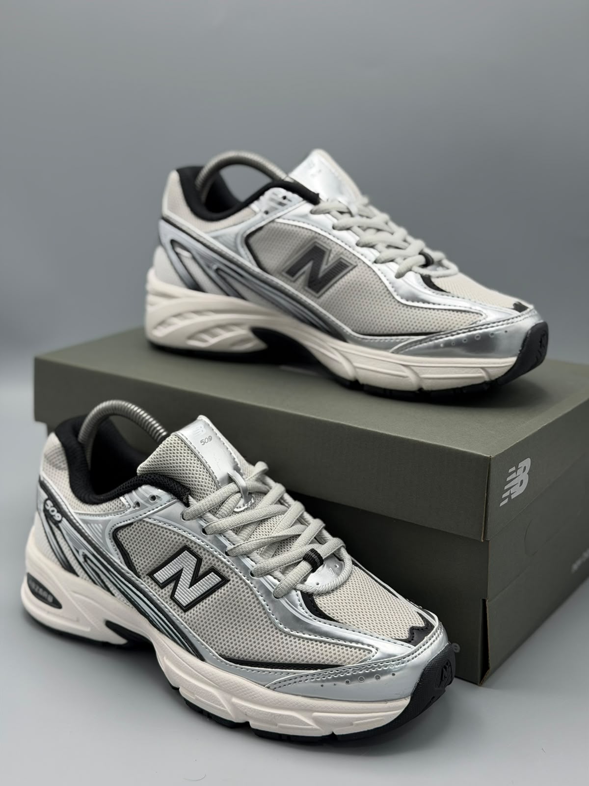 New Balance 509
