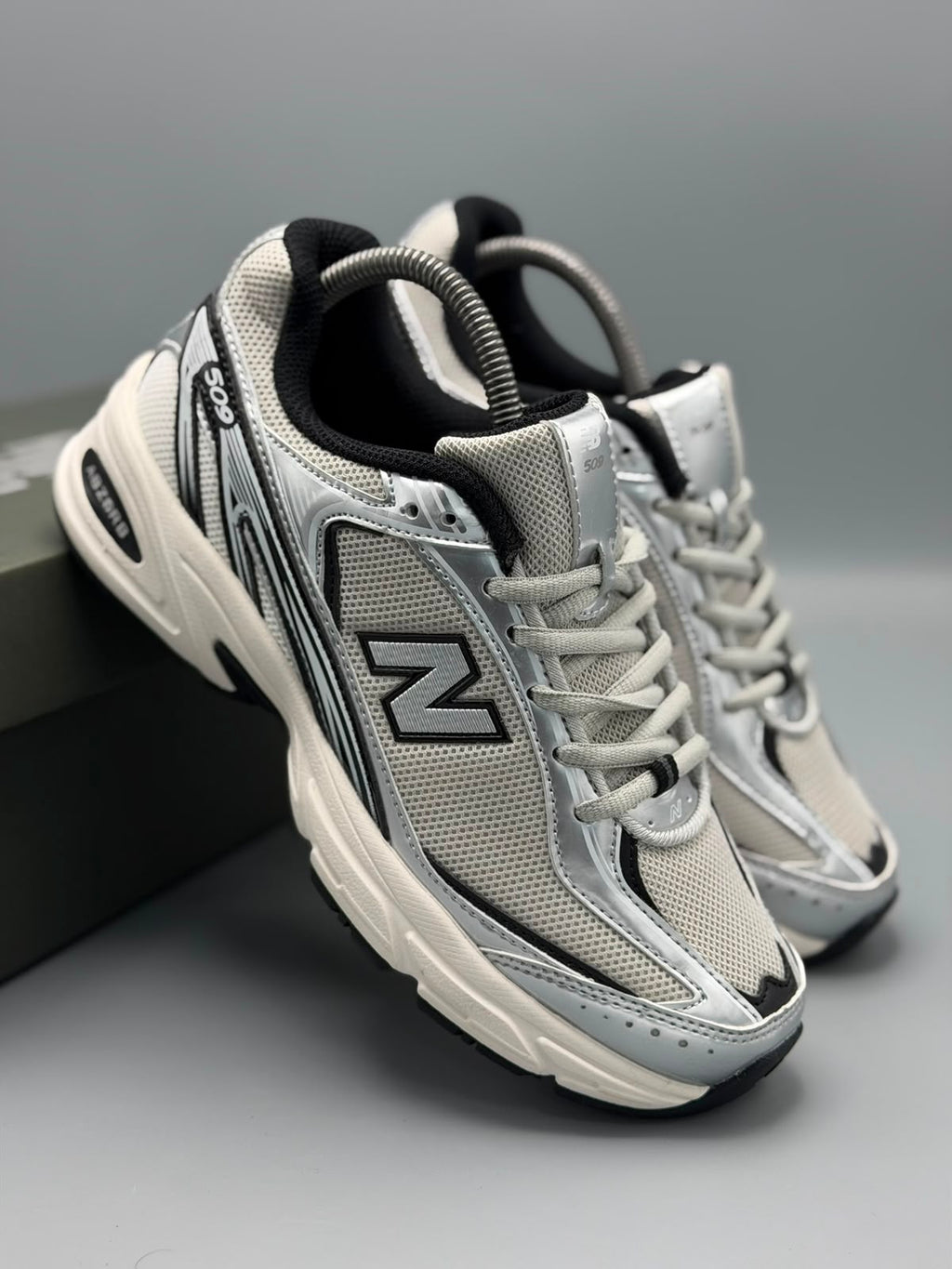 New Balance 509