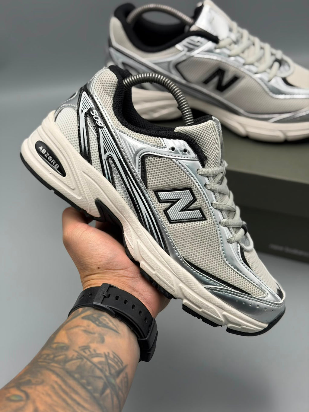 New Balance 509
