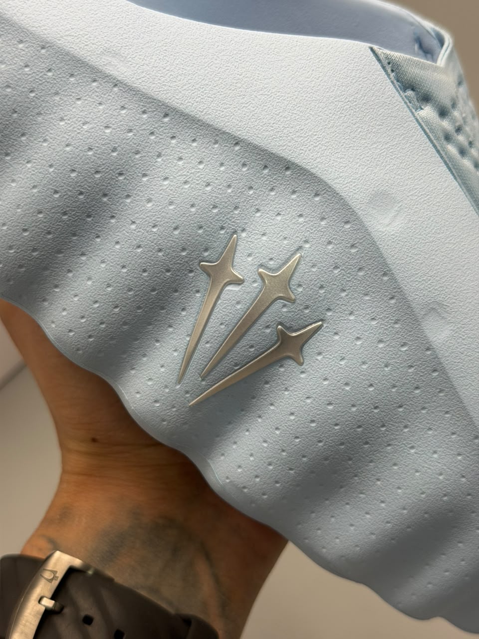 Nike Mind 001
