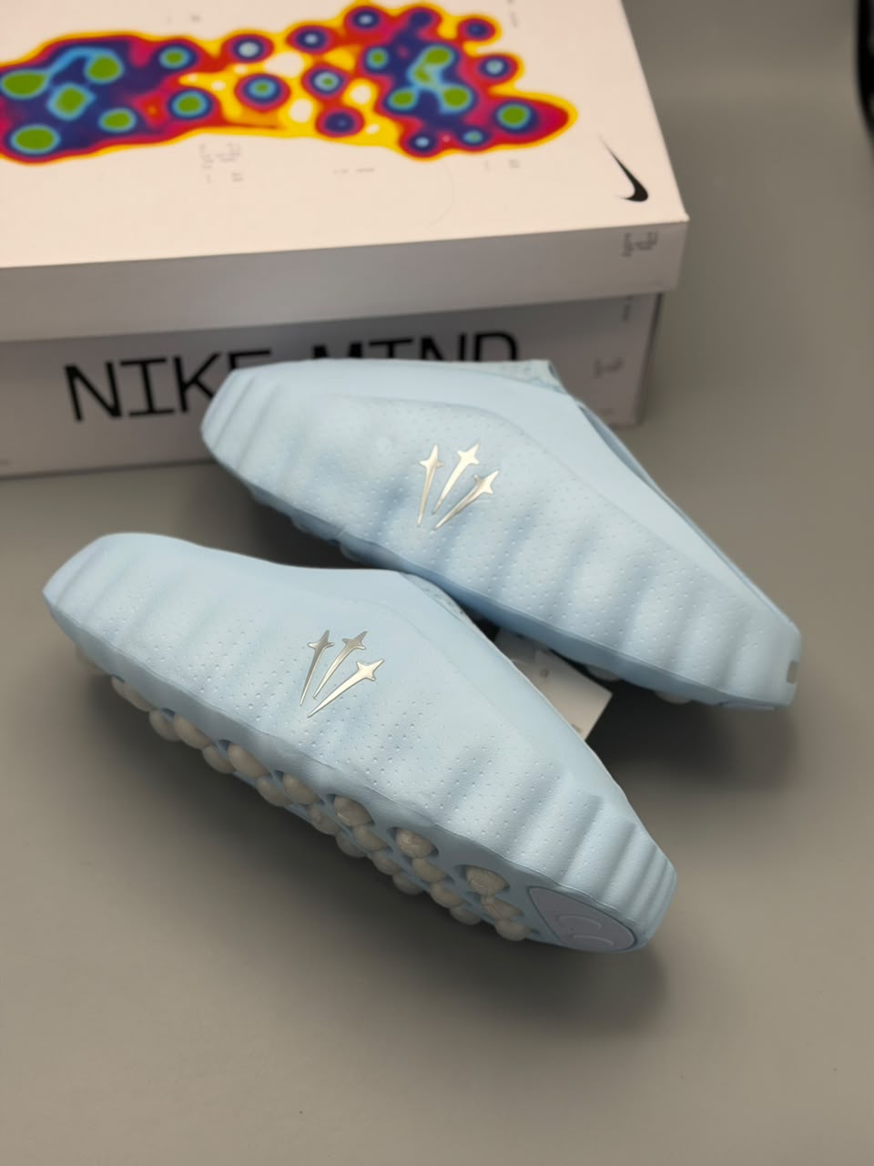 Nike Mind 001